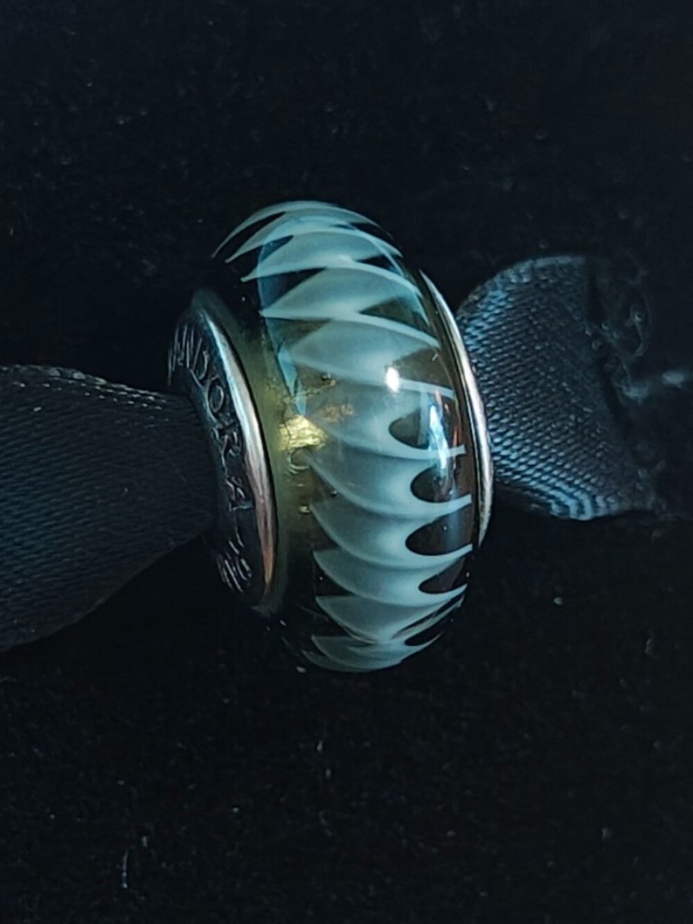Authentic Retired Pandora Black Zig Zag Murano Charm 790601